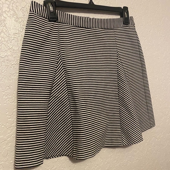 Michael Kors Skirt size 4 - Picture 2 of 6